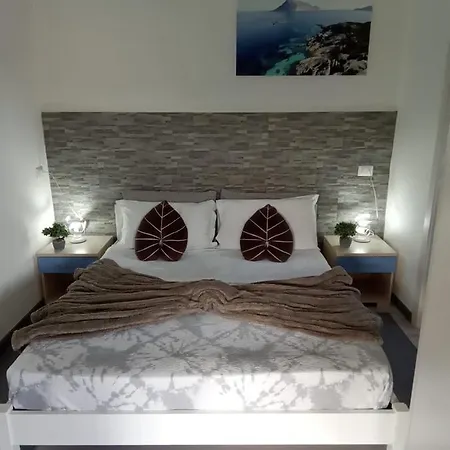 招待所 The Sunset